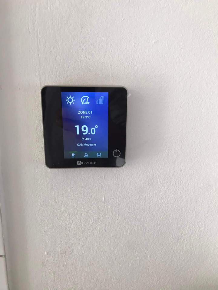 Installation d'un thermostat d'ambiance connecté Espira-de-l’Agly